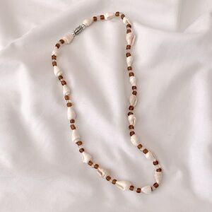 Vintage Hawaiian Women's White Delicate Choker Shell Beaded Necklace